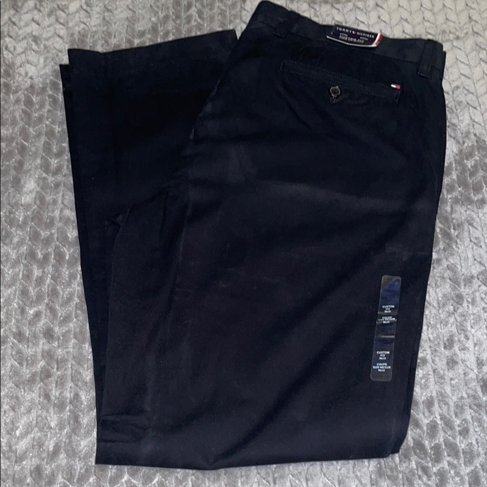 NWT Tommy Hilfiger Custom Fit Chinos. Size 36x32.  Slim Leg. Blue.‎